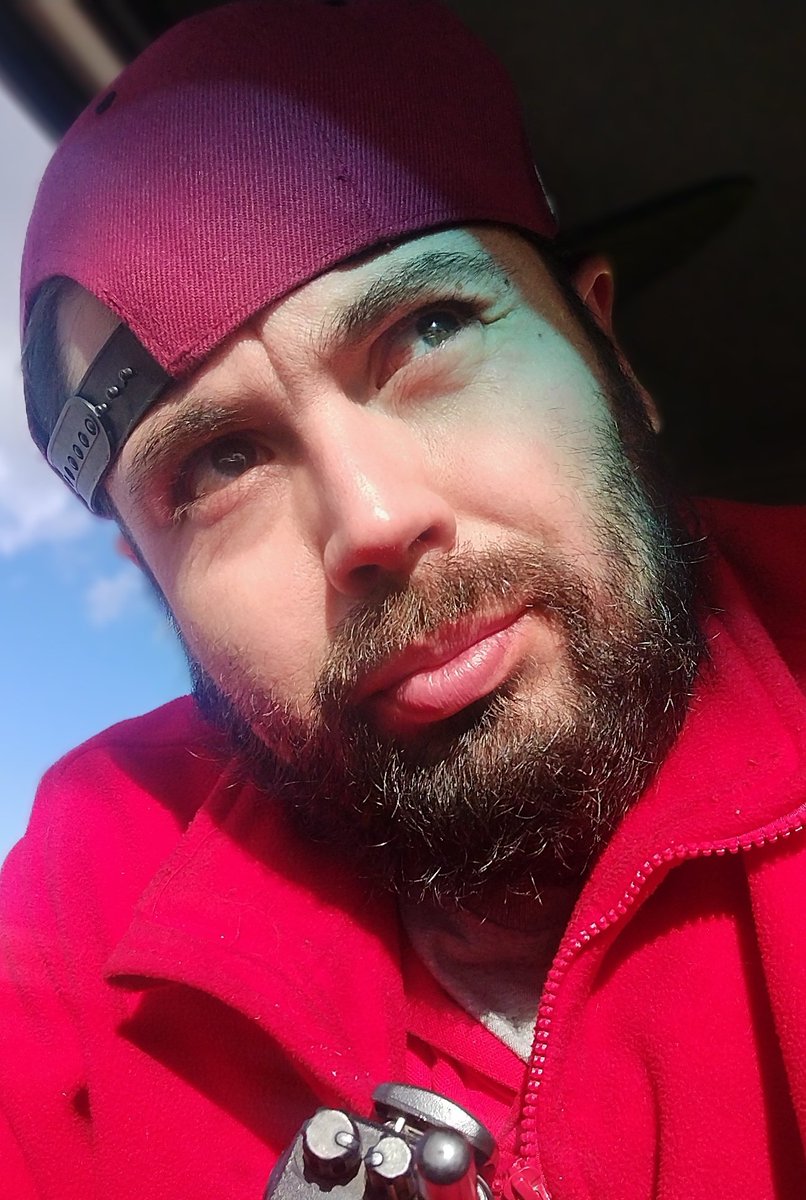 ivan_suecia's tweet photo. #NuevaFotoDePerfil https://t.co/v6vJRab9FJ