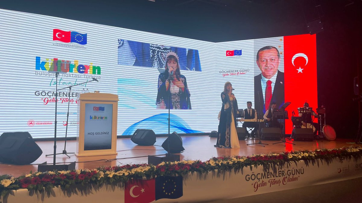 ESAREA's tweet image. Bu haftasonu @TC_icisleri ve @Gocidaresi’ nin #18AralıkUluslararasıGöçmenlerGünü kapsamında gerçekleştirdiği sosyal uyuma katkı sağlayan yabancılara yönelik “Kırlangıç Ödülleri” etkinliği gecesinden…
Dünyayı hoşgörü ve sağduyu  kurtaracak…