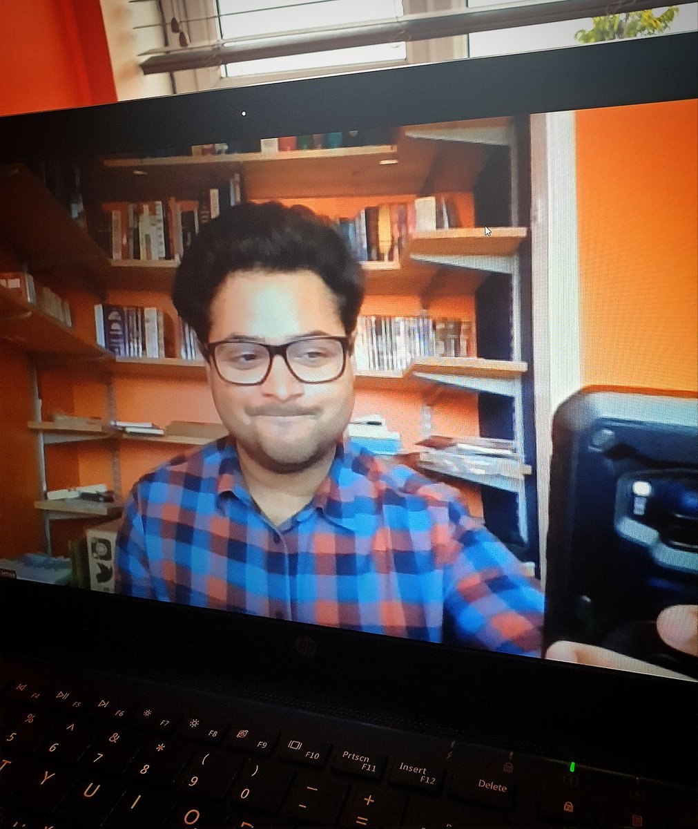 Earlier this week, <a href="/LucySamuels3/">Lucy Samuels</a> and I had the privilege to be interviewed by Angellica Bell from Scala Radio about our work with the amazing LEAP Ensemble at the Royal Birmingham Conservatoire 🥳

Here's me before the interview trying to make my background look cool😆