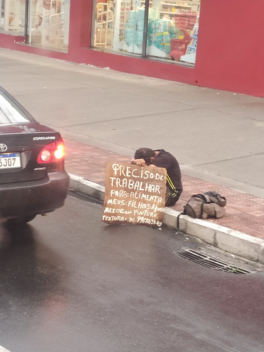 _deusdasruas's tweet image. VITÓRIA-ES

// estava nas proximidades da Av. Cezar Hilal