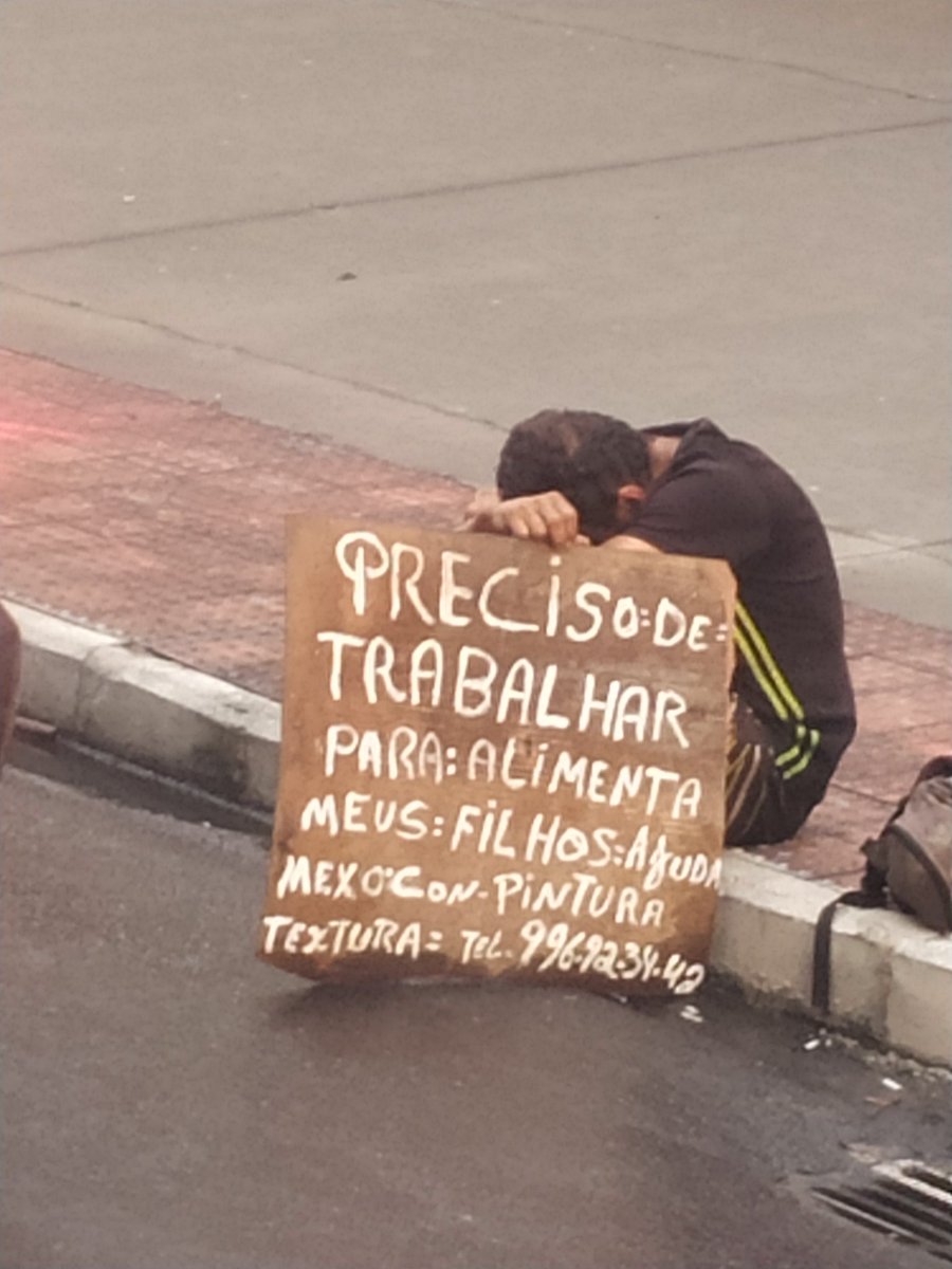 _deusdasruas's tweet image. VITÓRIA-ES

// estava nas proximidades da Av. Cezar Hilal