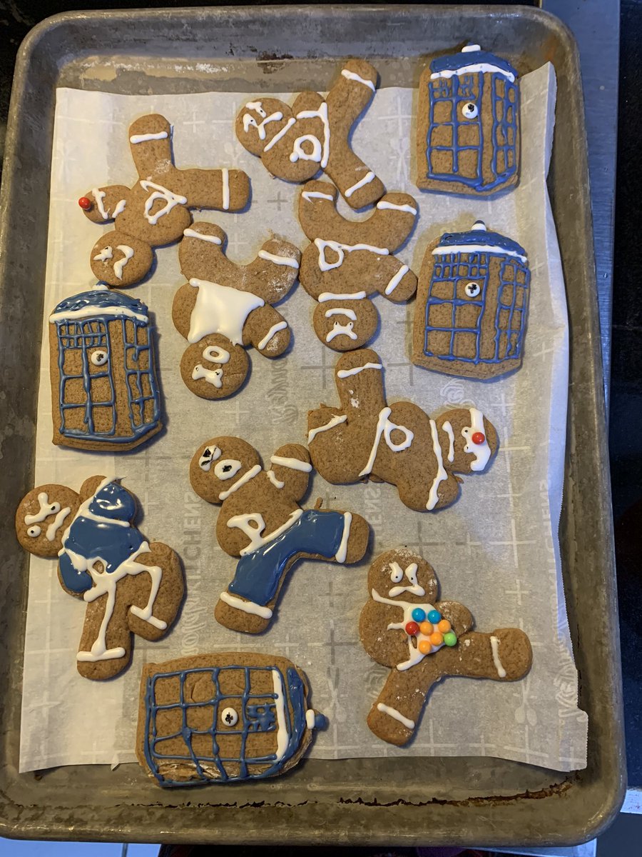 HooperLeighStar's tweet photo. My son insisted that I open one of my gifts early when I told him it was time to make the ninja bread cookies. Why? Because he bought me a TARDIS cookie cutter! #tardis #craftycookingkits https://t.co/rotwBXPeNS