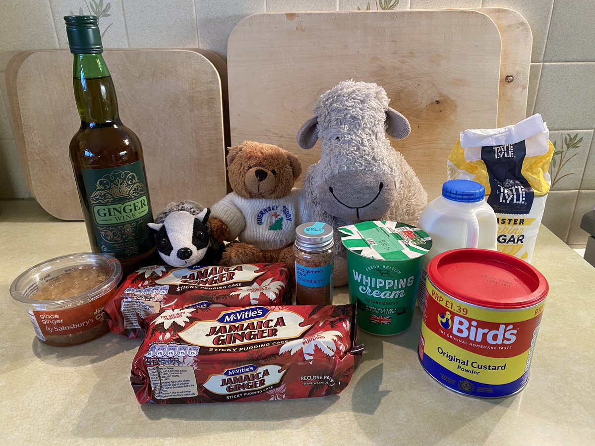 Hello everyone! Welcome to another special episode of #ChristmaswithBella &amp; #MasterChefSheep! Tonight <a href="/Truffles_Sheep/">Truffles the Sheep</a> &amp; I are making a ginger trifle, well trifle is a Christmas tradition here in the UK! 😀🎄🦡🎄🐑
