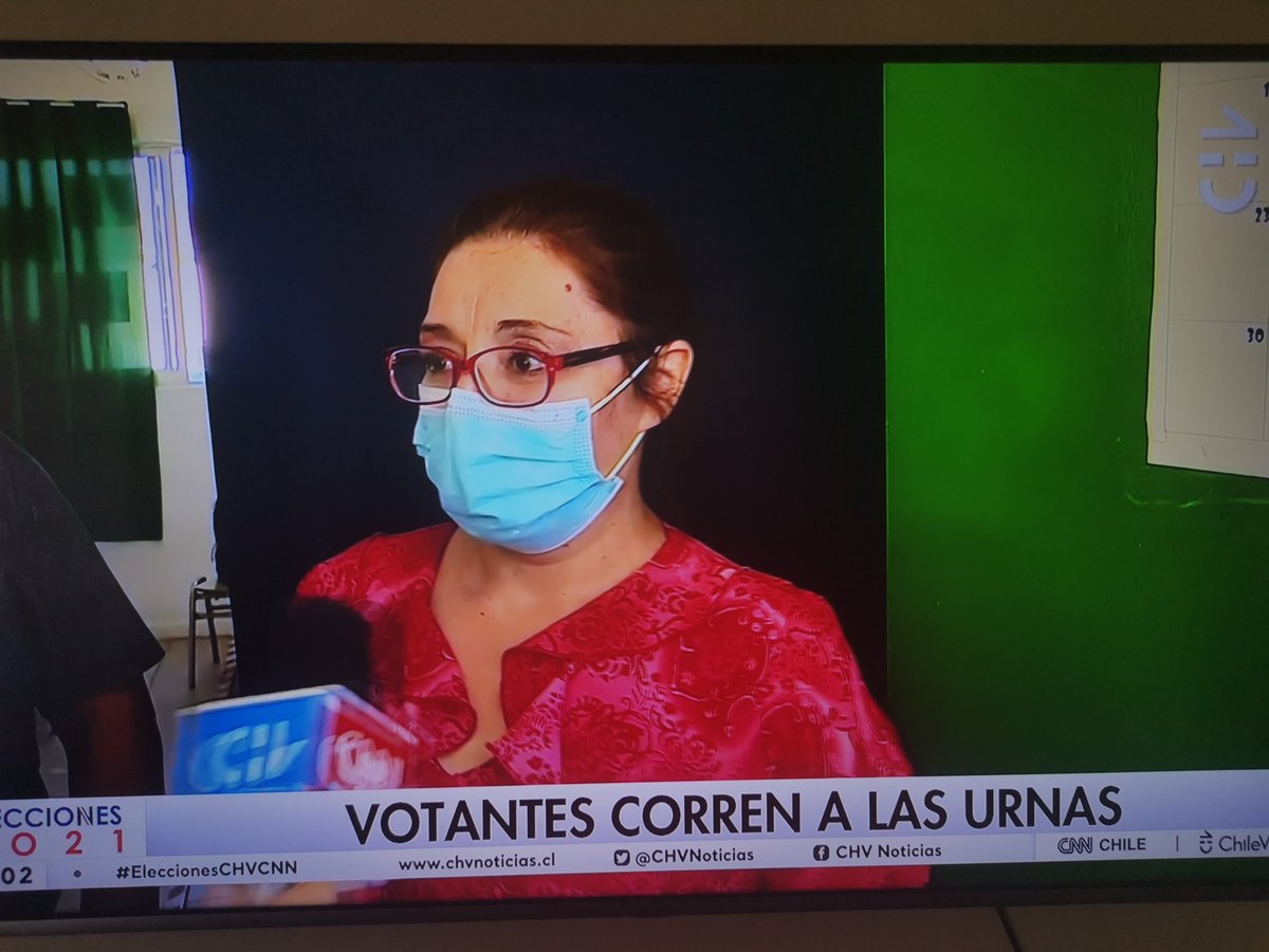 ElPulentoDios's tweet photo. Vocales de mesa se niegan a cerrar mesas por problema en transporte público! Ayúdanos con un RT para que se repita en todo Chile! https://t.co/s2yRslVR8J
