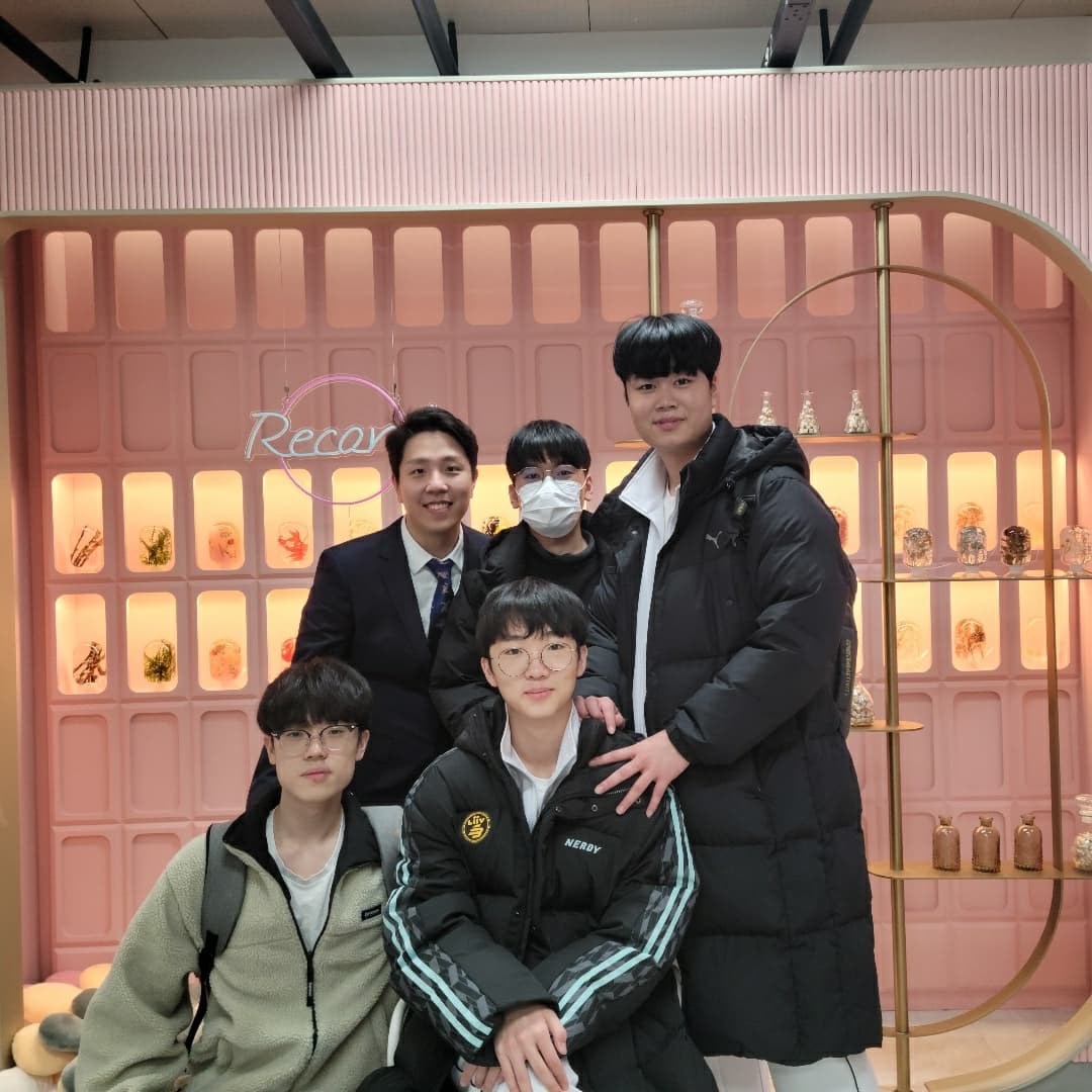 lol_Helper's tweet image. 짧지만 준비하는동안 재밌었다 C조 애기들
결과는 쪼금 아쉬웠지만 얼른 잘해져서 1군가자구!
#롤더넥스트