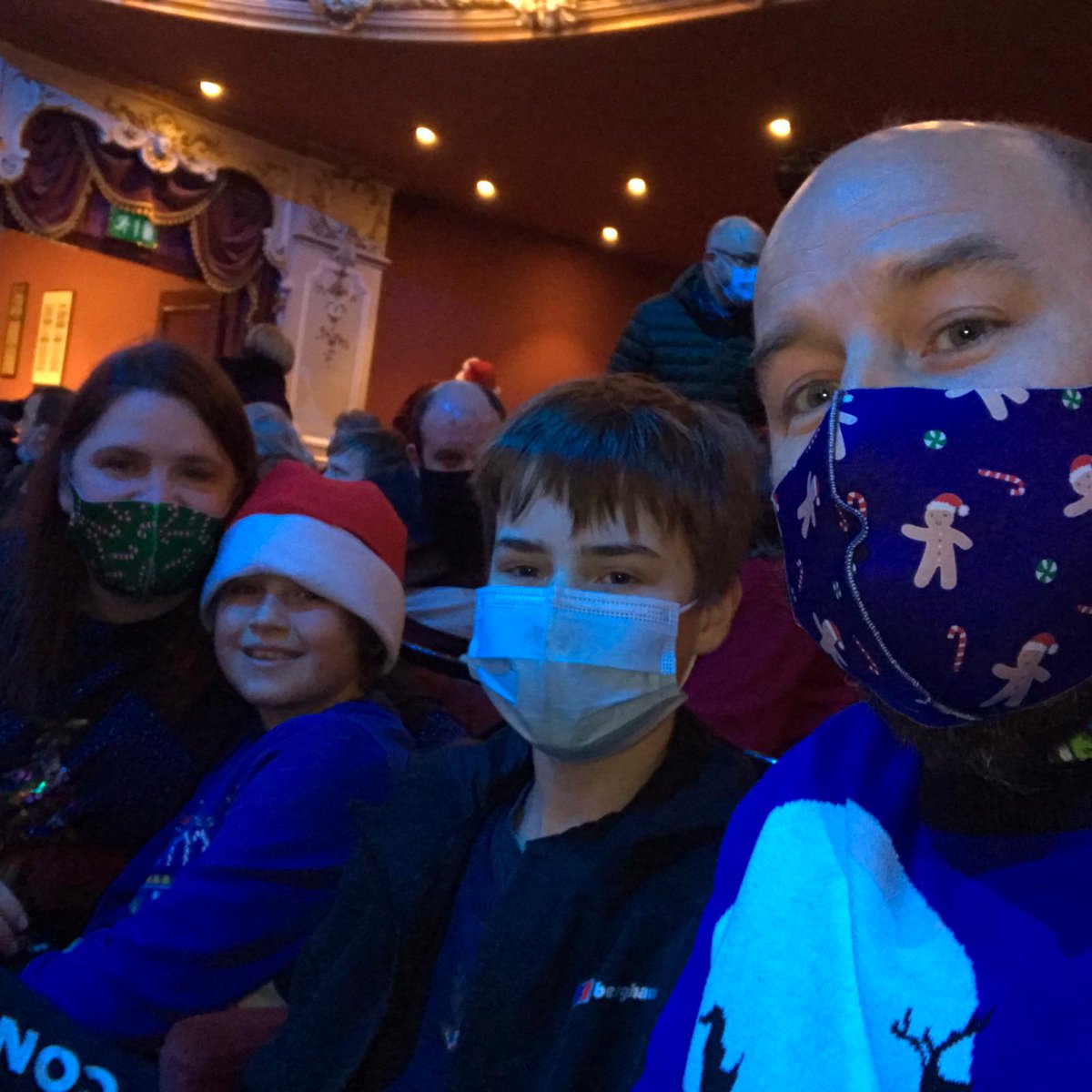 At last! Another fabulous Panto!#Lyceumpanto #whereislionel