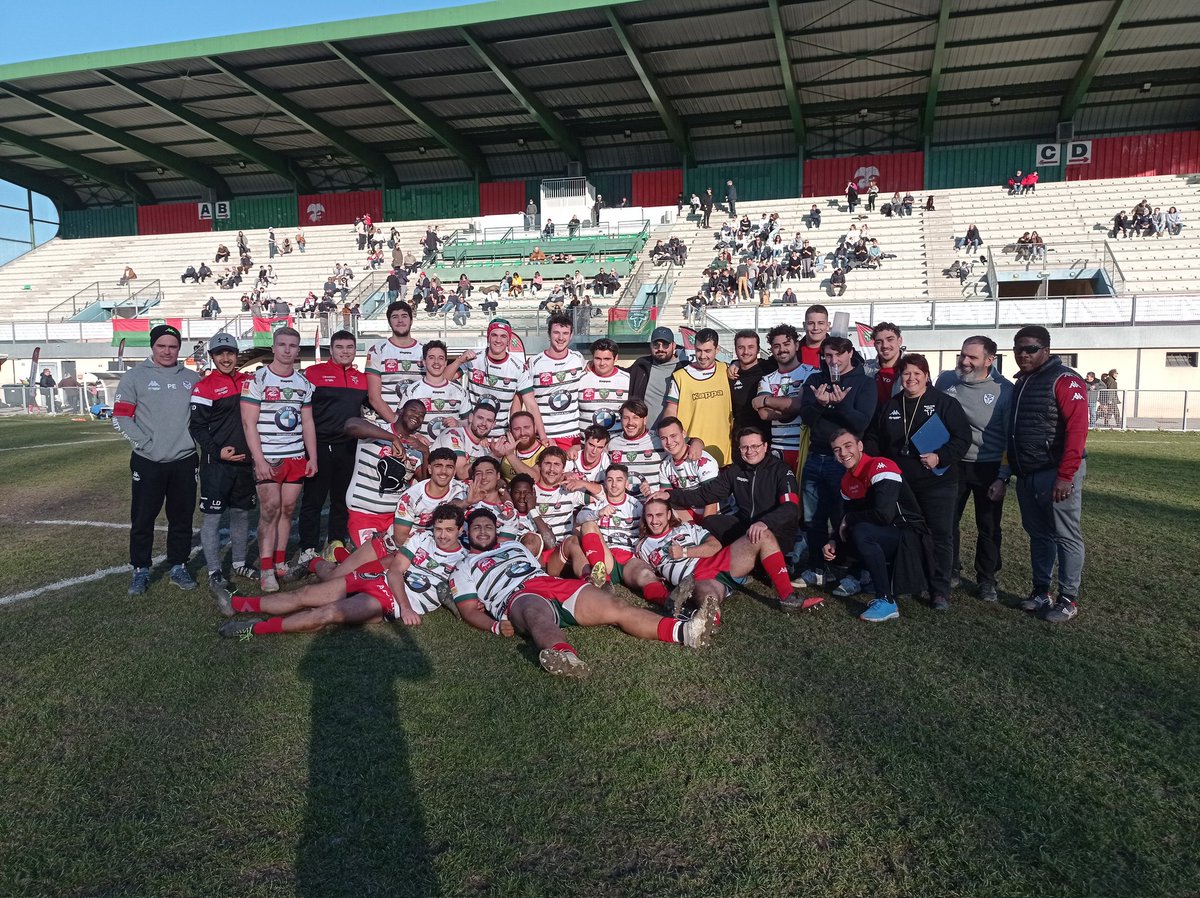 RCNimois's tweet photo. ➡️ C'est déjà Noël à Kaufmann !

Victoire de nos équipes pour ces derniers matchs de l'année contre le @SCGraulhet ! 💪❤️💚

Espoirs : 94-14
Équipe 1: 37-30

RDV l'année prochaine le 16 janvier au stade Kaufmann pour le match contre Castanet Tolosan https://t.co/CfziGBkr6C