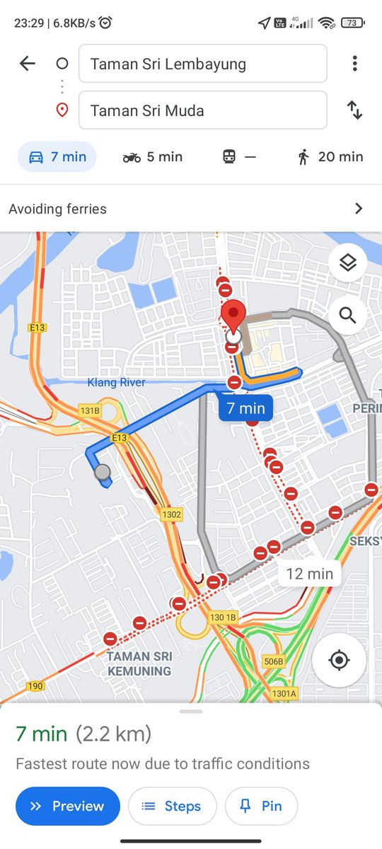 bunnygoogieee's tweet photo. people keep talking bout taman sri muda, 7 minutes away, there is another taman sri lembayung that no one notice🥲 my parents n lot of others stranded with food n supplies. 😭 please help to notify the rescuer..please..im begging u guys....
#DaruratBanjir 

-copied https://t.co/2PHFCM9MX3