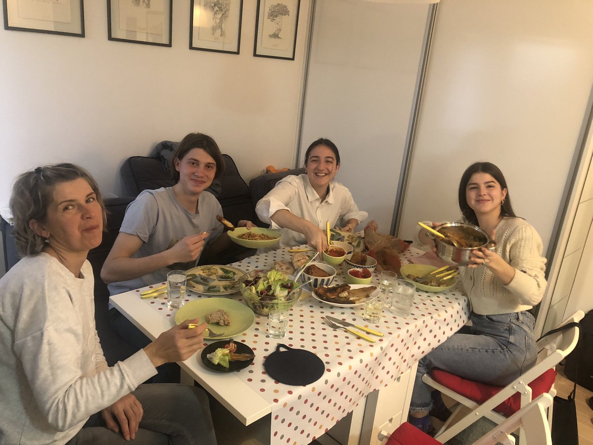 slava nije kod kuce ali kuca je tu bogamiiiii