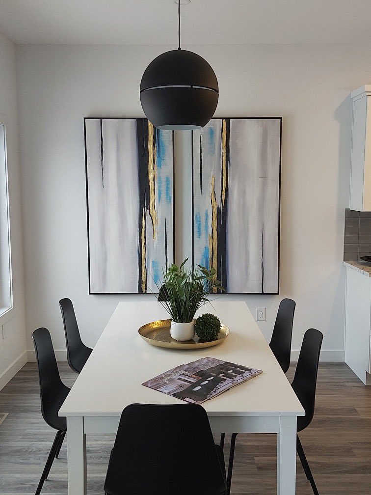 AbbeyPlatinum's tweet photo. We are looking for your help! 😞 Our show home in Blackfalds got broken into last night and all of the decor, bedding, artwork and some furniture were stolen. If you see any of this on marketplace, Kijiji or around in the community, please let us know! 1/2 https://t.co/jZmT06cAWC