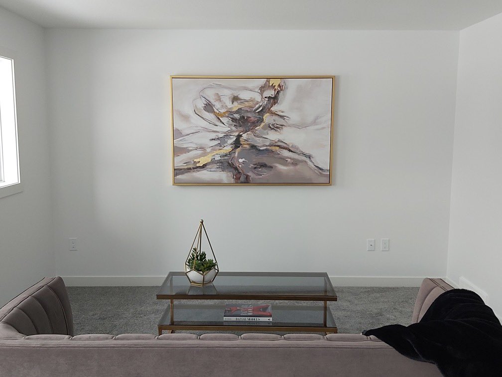 AbbeyPlatinum's tweet photo. We are looking for your help! 😞 Our show home in Blackfalds got broken into last night and all of the decor, bedding, artwork and some furniture were stolen. If you see any of this on marketplace, Kijiji or around in the community, please let us know! 1/2 https://t.co/jZmT06cAWC