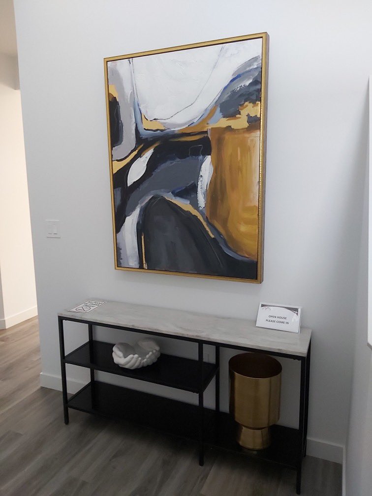AbbeyPlatinum's tweet photo. We are looking for your help! 😞 Our show home in Blackfalds got broken into last night and all of the decor, bedding, artwork and some furniture were stolen. If you see any of this on marketplace, Kijiji or around in the community, please let us know! 1/2 https://t.co/jZmT06cAWC