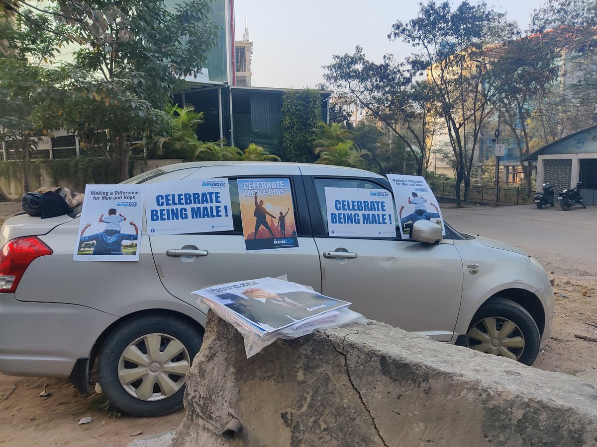 alpaxee's tweet photo. I participated in the #AirtelHyderabadMarathon2021 and had to stop on my way to click this. 
Where/what is the seed behind such celebration? https://t.co/G8XujMke9O