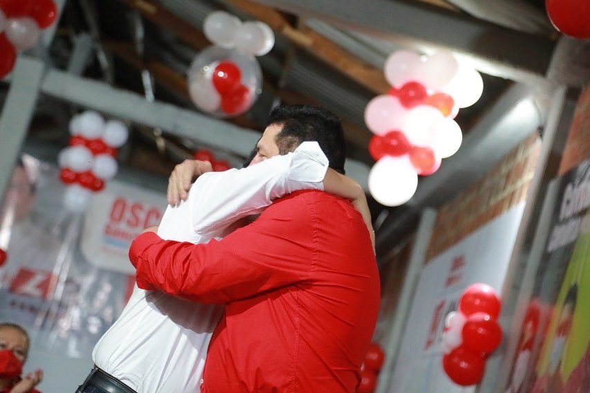 OscarSanchez10_'s tweet photo. ¡Inauguramos nuestra casa liberal #L101! Gracias a todos los que nos acompañaron, a nuestra fórmula @MiguelPintoH1 #L3, al exgobernador @JorgeEmilioRey, a los diputados Alex Prieto, @RicardoPorrasG1 y @HermesVillamil, y a los líderes, que son nuestras voces
#SuVozEnLaCámara https://t.co/eFKvpWtTd4