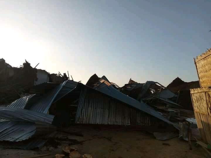 Me1Exo's tweet photo. #PleaseHelpUs 🙏🙏🙏
We are not Siargao, Bohol, and not even Cebu; but, we are from SOUTHERN LEYTE, and we also need help.
You might not be familiar with our location because only the provinces of Samar and Leyte are well-known across the country. 

yes, SOUTHERN LEYTE EXIST! https://t.co/vVdh7K0V9M