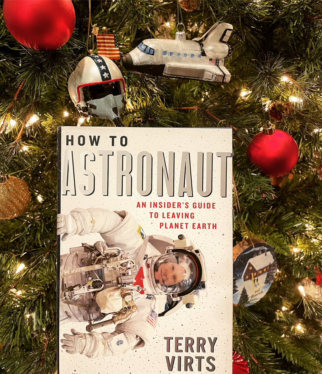 AstroTerry's tweet photo. Six days til Christmas- and there’s no better gift than How to Astronaut! For the space nerd or space novice. HTA is a fun collection of short essays about all aspects of space travel- expected and unexpected. They’ll laugh and say “wow!”  #Christmas2021 @WorkmanPub #BookReview https://t.co/EUXPKMqebE