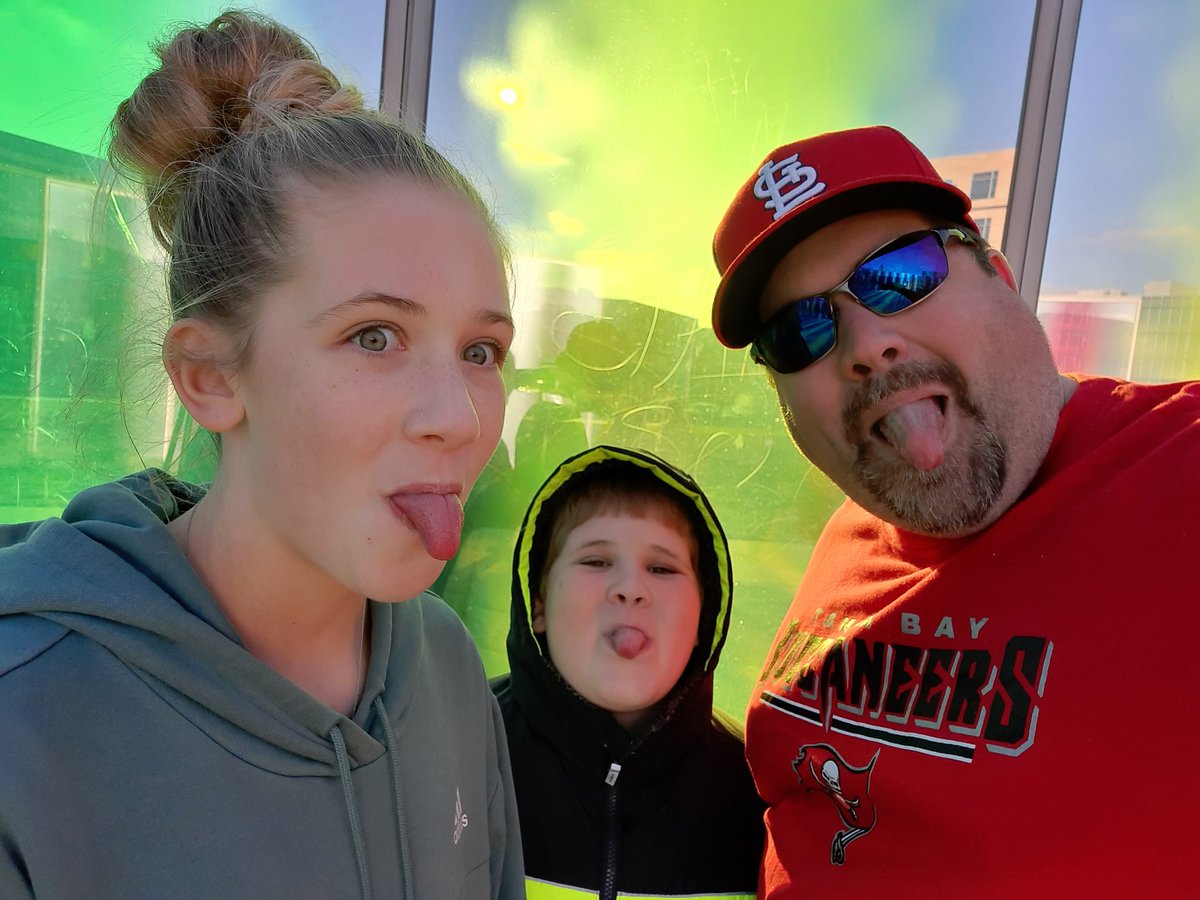 Dustin_IAAgBiz's tweet photo. When Mattox said he wanted to take us to @PapaJohns, I was imagining pizza, not a sculpture park. #oops #DesMoinesLife #PapajohnSculpturePark https://t.co/eJJEdR0t7v