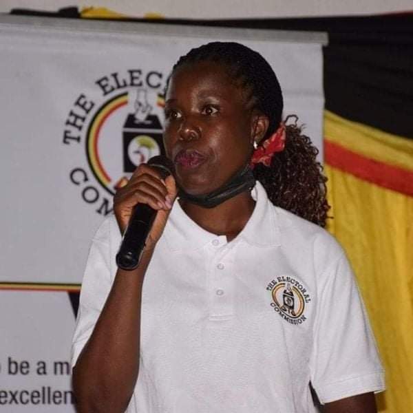MarionKafuko's tweet photo. Shouldn't we open a criminal case against this rogue woman Jeniffer Kyobutungi for stealing an election?
@NUP_Ug
She's a thief . Thieves shouldn't be roaming in our communities . They are kept in prison or stoned to death according to sharia law #KayungaByElection https://t.co/l4M7c8tKgL
