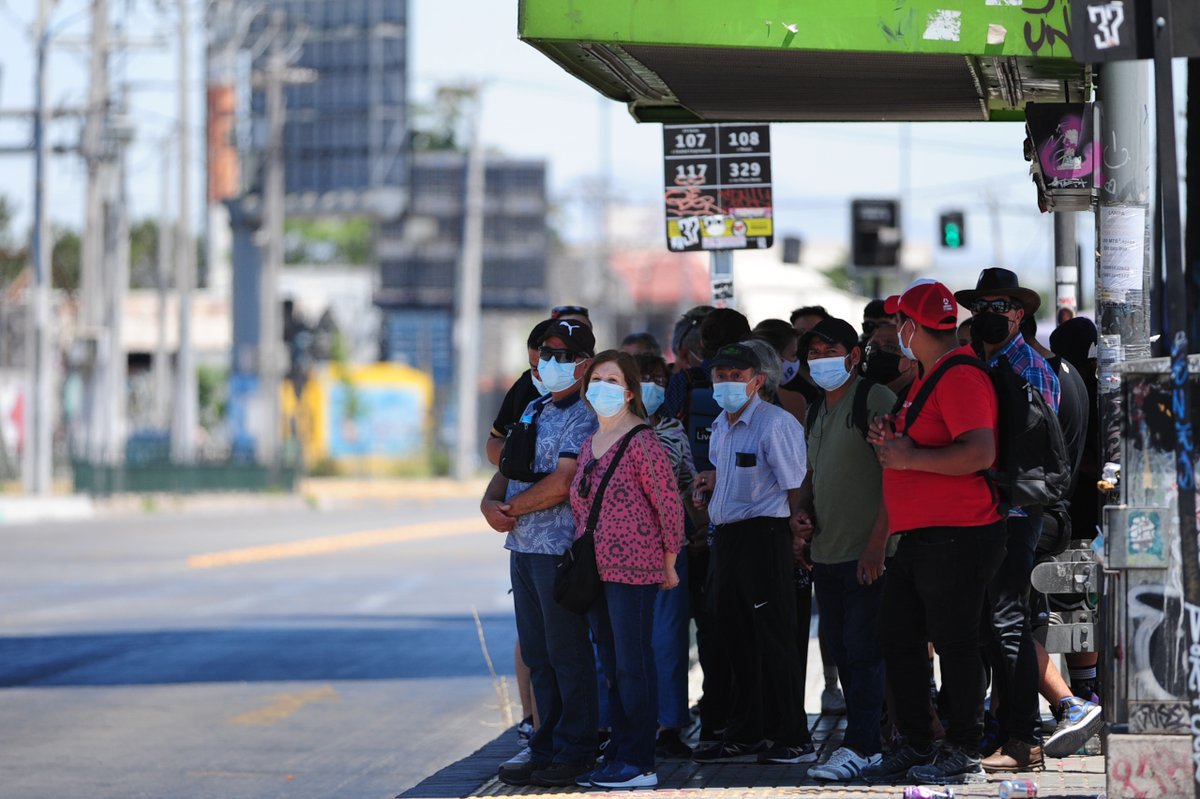 adnradiochile's tweet image. 🗳 #ADNLaDecisiónFinal | Servel y problemas de locomoción: &quot;Andrés Tagle sostuvo una conversación con la Ministra Gloria Hutt, dónde manifestó su preocupación por la frecuencia del transporte público&quot; adn.fm/33Bjc1r