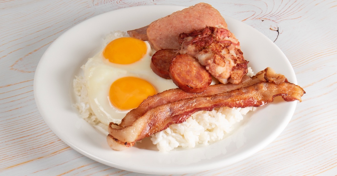 Zippys's tweet photo. Wake up to some delicious grindz with our Meat Lovers Breakfast! #FirstStopZippys https://t.co/0ip35eHhPL