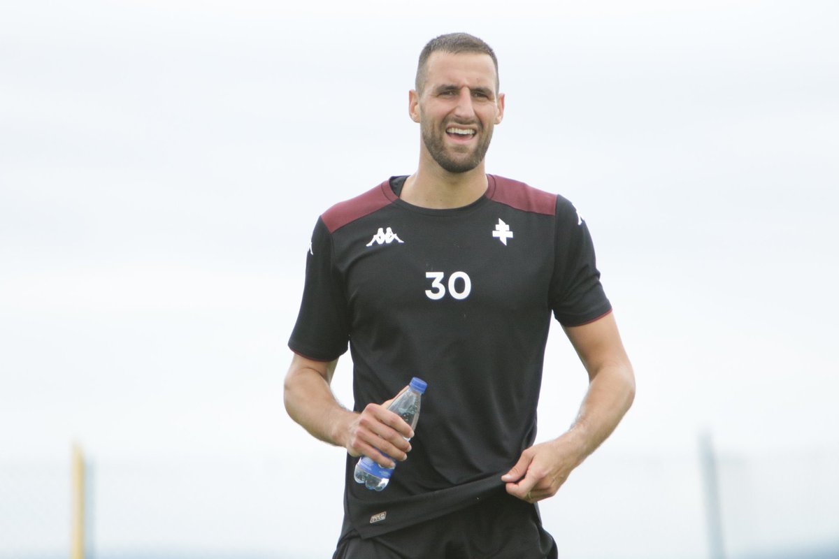 TeamGrenat's tweet photo. 🎙M-A.Caillard après #BPFCFCM : « On a eu quelques occasions mais c’était difficile de combiner sur ce terrain. On a fait ce qu’on a pu. Le plus important, c’est le match de Lyon mercredi car on a un peu sorti la tête de l’eau en championnat. Donc à nous de nous remobiliser. » https://t.co/HAfbPDKbNK