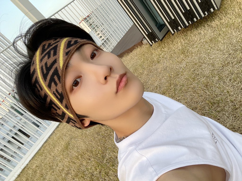 dojakev's tweet photo. #legendaryboy https://t.co/Gm5bEXwRE9