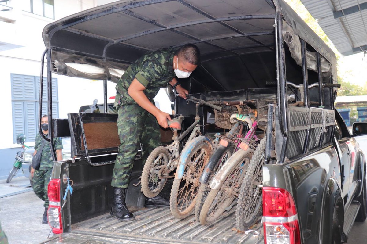1st_Army_Area's tweet photo. มทบ.13 โดย ศฝ.นศ��.มทบ.13 ประชาสัมพันธ์ โครงการ #จักรยาน 🚲 ❤️#สานฝันปันสุข 😁 ขอรับบริจาค จักรยานเก่าจากกำลังพล และประชาชนรอบค่าย เพื่อนำมาปรับปรุงซ่อมแซม ให้สามารถใช้การได้ดี และนำไปมอบให้กับ #นักเรียนในพื้นที่ห่างไกล เพื่อลดภาระของผู้ปกครอง ตามนโยบายของ ผบ.ทบ.
#กองทัพภาคที่1 https://t.co/tXknLq68ph