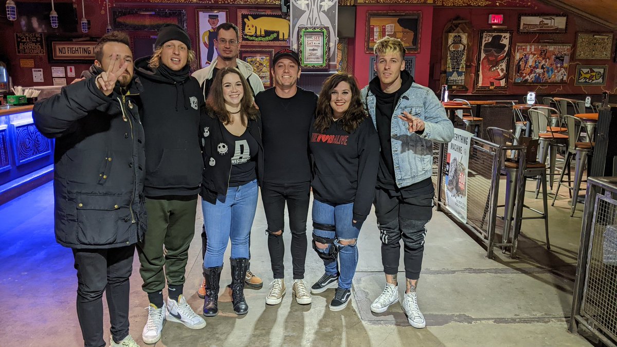 pupp3tqueen's tweet photo. What an amazing adventure! So glad I got to be there for the last show of the tour. So worth the trip! Thank you @TheWordAlive for always putting on an amazing show and just genuinely being the best dudes. Oh, and I got to meet some new friends too! Love being part of the #TWAFAM https://t.co/VhW6c5y0Z6