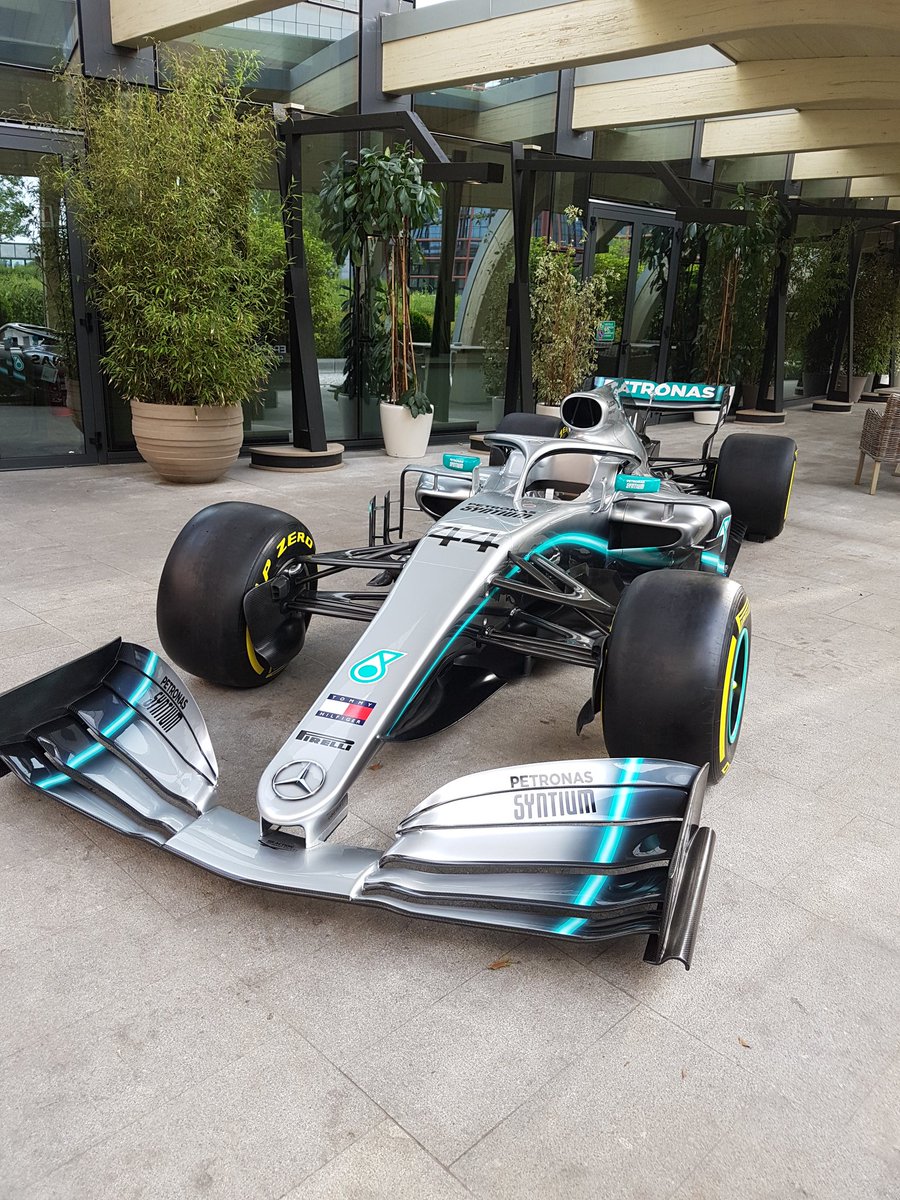 MnJpsf1uk's tweet photo. #Mercedes #Meshup
2019 https://t.co/HCHCzkzsiG