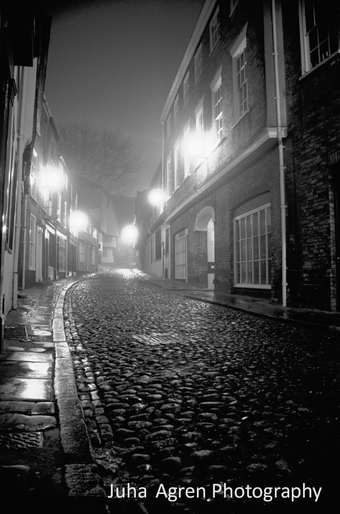 Elm Hill in Norwich. Prints available at
https://t.co/o3qCNGo1q5

#Norwich #Norfolk #travelphotography #travelling #traveling #landscapephotography #cityscape #photooftheday #photo #PHOTOS #streetphotography #night #blackandwhitephoto #blackandwhite #blackandwhitephotography https://t.co/BOrYNDMI2N