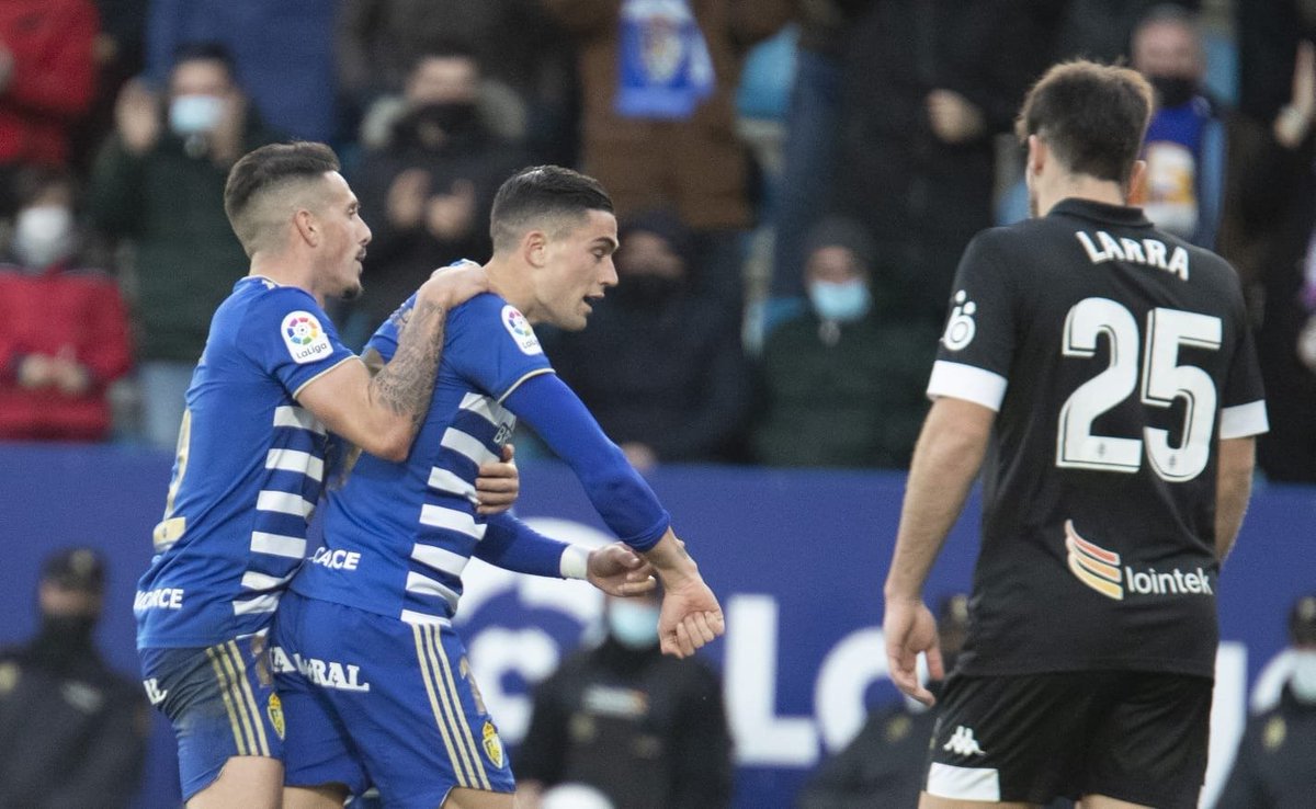 SDP_1922's tweet photo. La Deportiva cierra la primera vuelta de LaLiga con 37 puntos. ¡Deseando que empiece ya la segunda y vivirla con toda nuestra afición en El Toralín!  #Seguimos
#PonferradinaAmorebieta
#Adelanteyarriba
#100AñosDeportiva https://t.co/LxCa8QGsd6