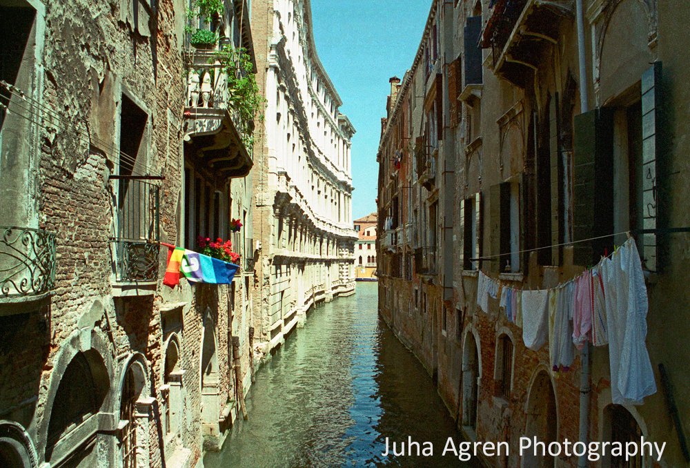 Residential houses by a canal in Venice. Prints available at https://t.co/Ek3zBnaiW7

#Italy #italian #mediterranean #sea #Venice #holidays #Travel #travelling #traveling #cityscape #framed #print  #travelphotography #landscapephotography https://t.co/fXavBddo1G