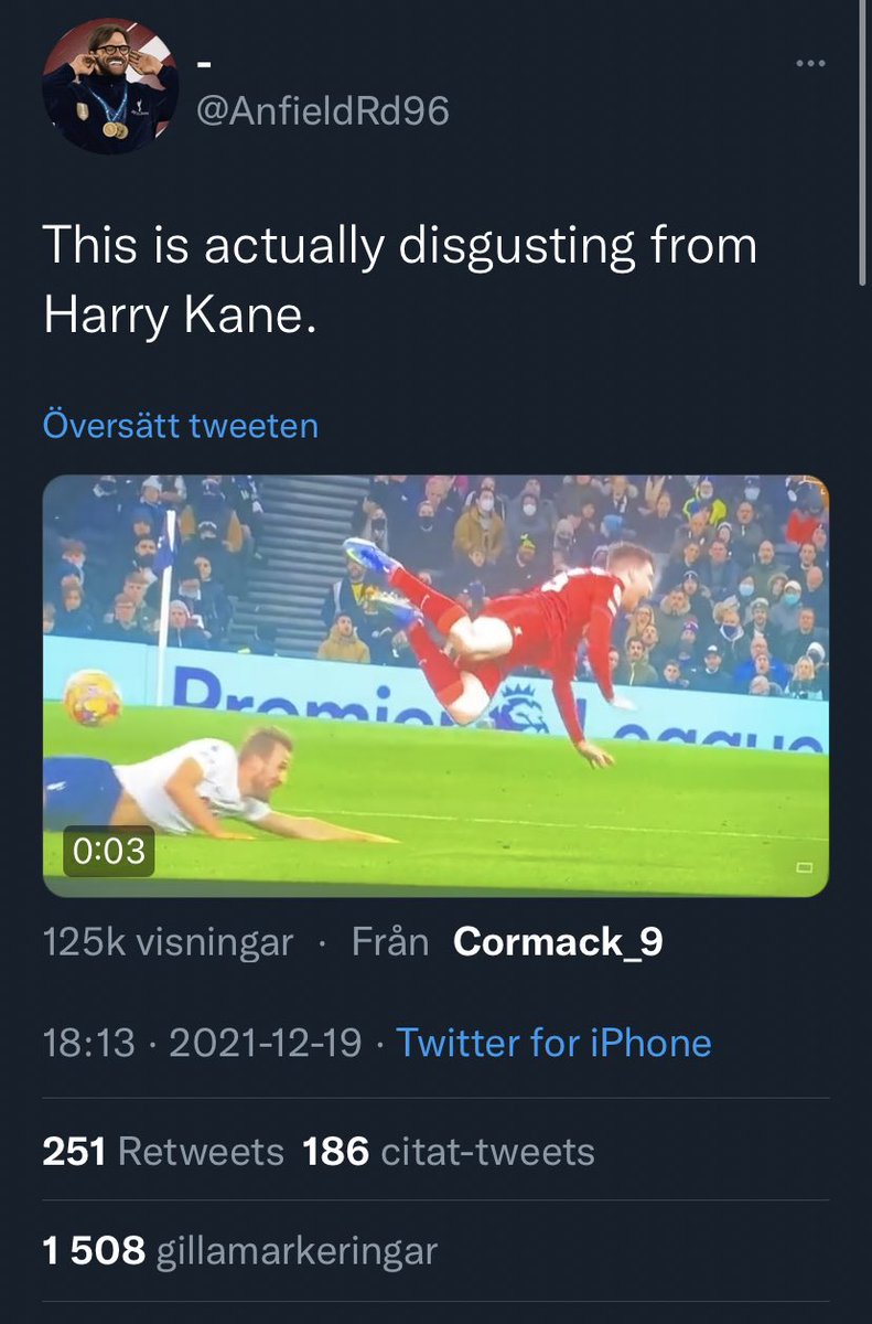 Autrezsyt's tweet photo. Liverpool fans kill me😭 https://t.co/Z5YZgKE83i
