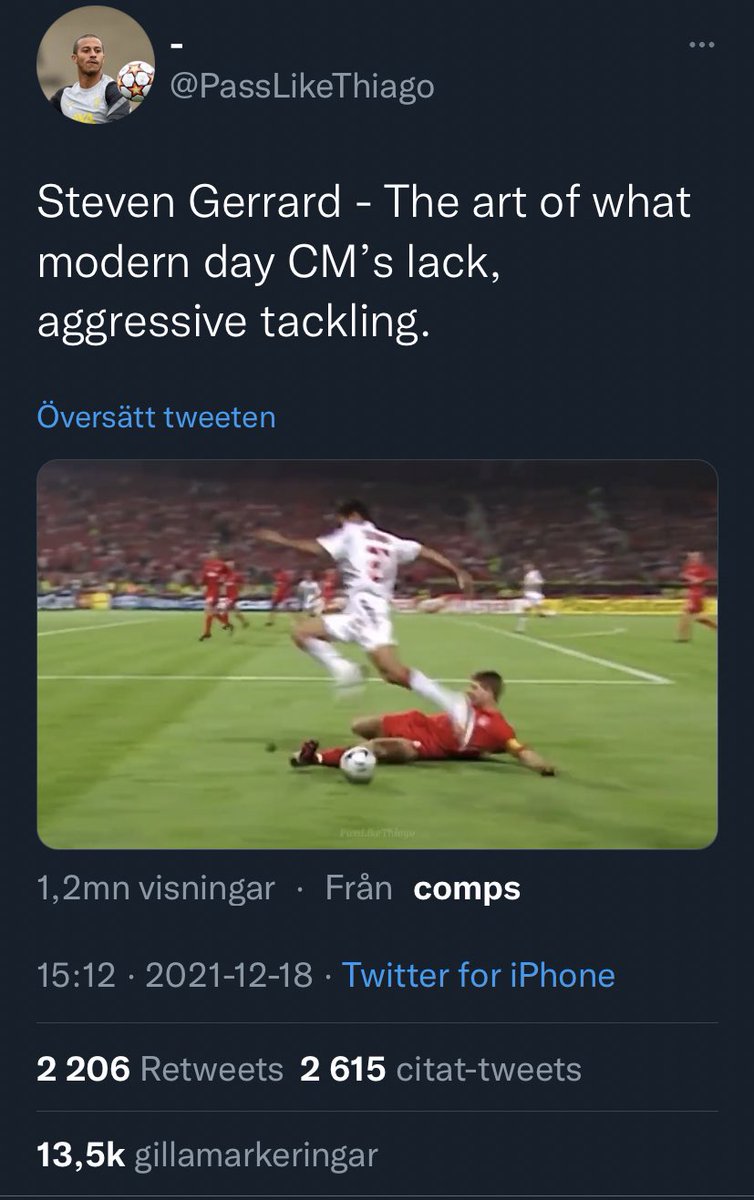 Autrezsyt's tweet photo. Liverpool fans kill me😭 https://t.co/Z5YZgKE83i