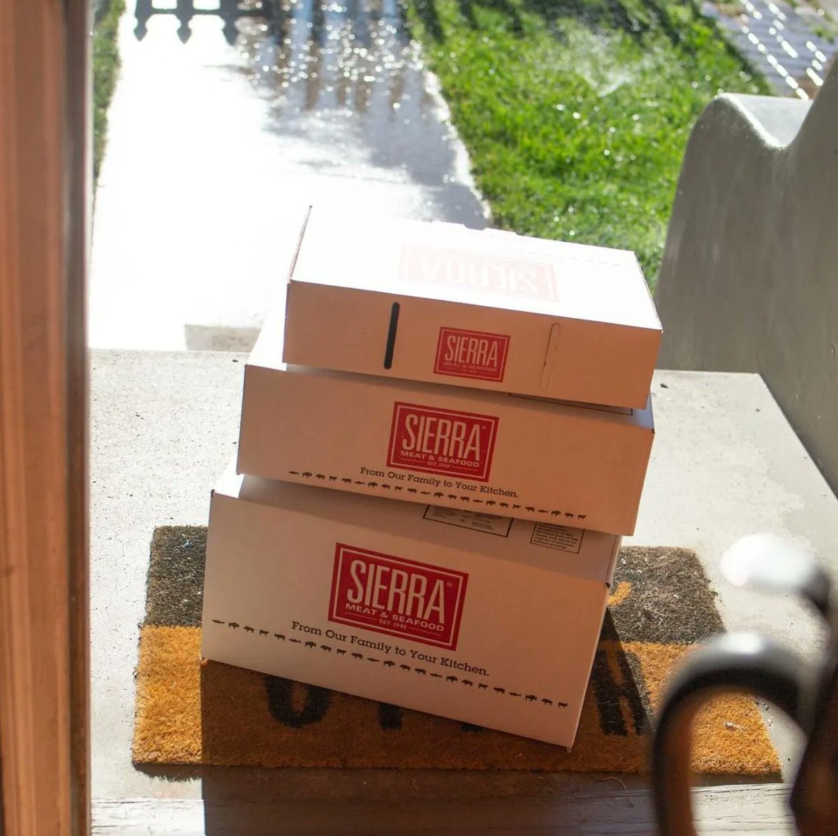 These are the only type of boxes we're hoping to see under our tree this year! Tag someone with Sierra Meat and Seafood's quality and wholesome proteins at the top of their Christmas list.