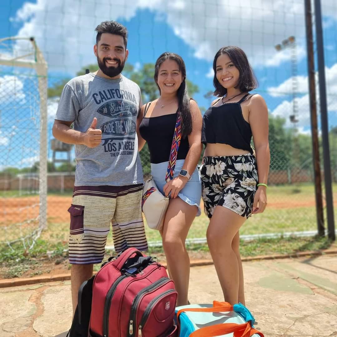 JardinDeAmerica's tweet photo. Adelante, pase y disfrute 🚧

👋🏻😎 Domingo porãite pepyta peke hağua mba'e, peju con la familia, novio, novia, amante, abuela, hijo, hija. 🍻

 ➡️ @palmaparaguay

#PalmaFM #VeranoPalma #ComplejoJardinDeAmerica #sábado #agua #haku https://t.co/yGja8W4N50
