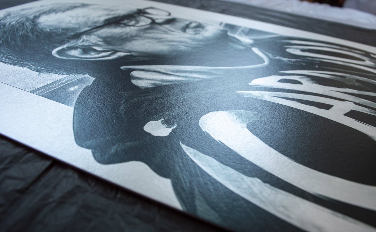 JLMTregoning's tweet image. RT this tweet, and I'll pick a random winner from that for a huge A2 giclée print of my @TheSquareBall cover featuring Elland Road, a limited edition A3 @Kalvinphillips print, and this special A3 Metallic Marcelo Bielsa print.

Winner picked on Monday the 20th - 11:45am.

#LUFC