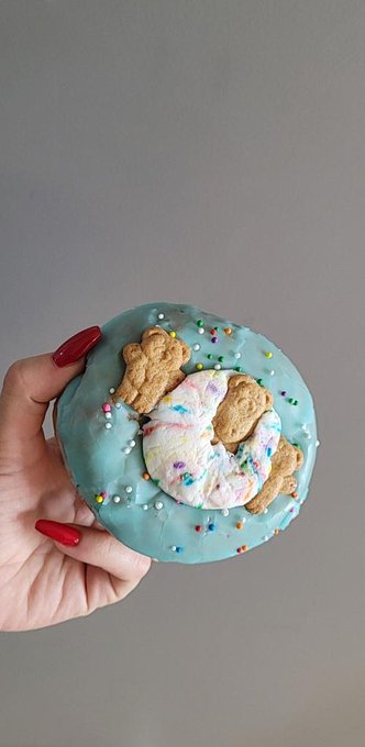 Yummy dunkaroos donut! 🦘🎂 https://t.co/IwnykeqlK8<a href="/tag/mvsales"class="tags"><span>#mvsales</span></a>
