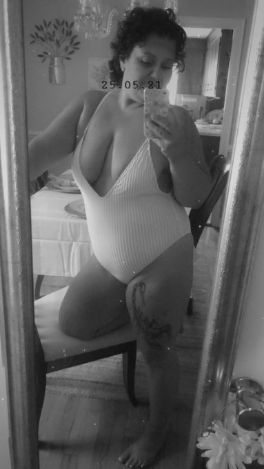 Happy Sunday 😉🏉 https://t.co/noiq7aaRd8 https://t.co/QOpVuZuw8J