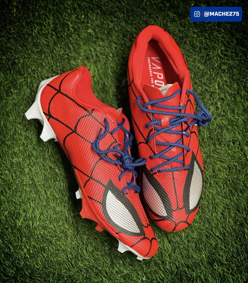 BuffaloBills's tweet photo. With great power comes great responsibility. 🕷

#CARvsBUF | #BillsMafia https://t.co/ArUfszySe0