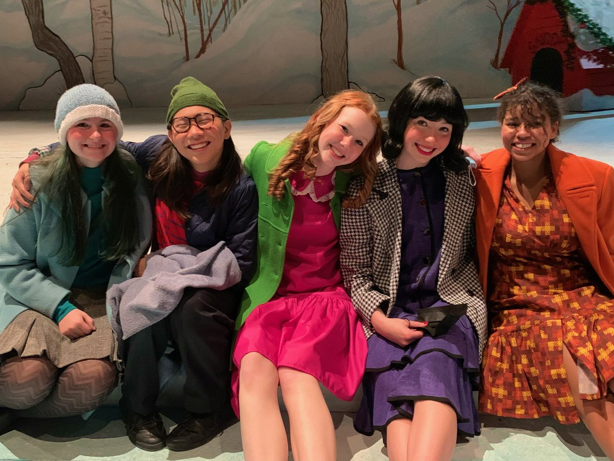 DenfeldSpeech's tweet photo. Denfeld Hunters shine on the stage of the Duluth Playhouse and their Family theater. Charlie Brown’s Christmas was a perfect way to get into the holiday spirit. Our Denfeld Theater and Speech team are blessed to have these talented students bless our team and stage as well. 👏 https://t.co/HEd3SnNy38