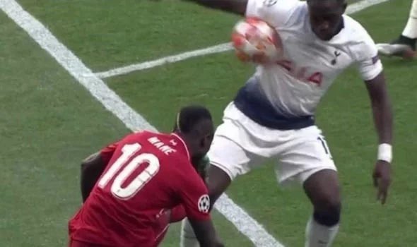 bob__spurs's tweet photo. Any Liverpool fan who gives out about refereeing decisions in this match…

Go fuck yourself. #TOTLIV https://t.co/LH0EgXXUlB