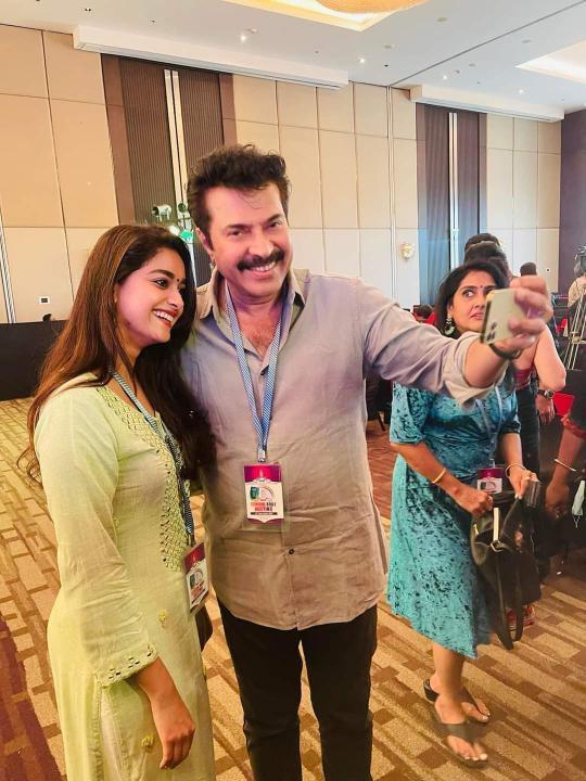 Nazar_Keerthy's tweet photo. Our Queen @KeerthyOfficial with Megastar⭐️  @mammukka ❤️😍 https://t.co/gPDakZsURO