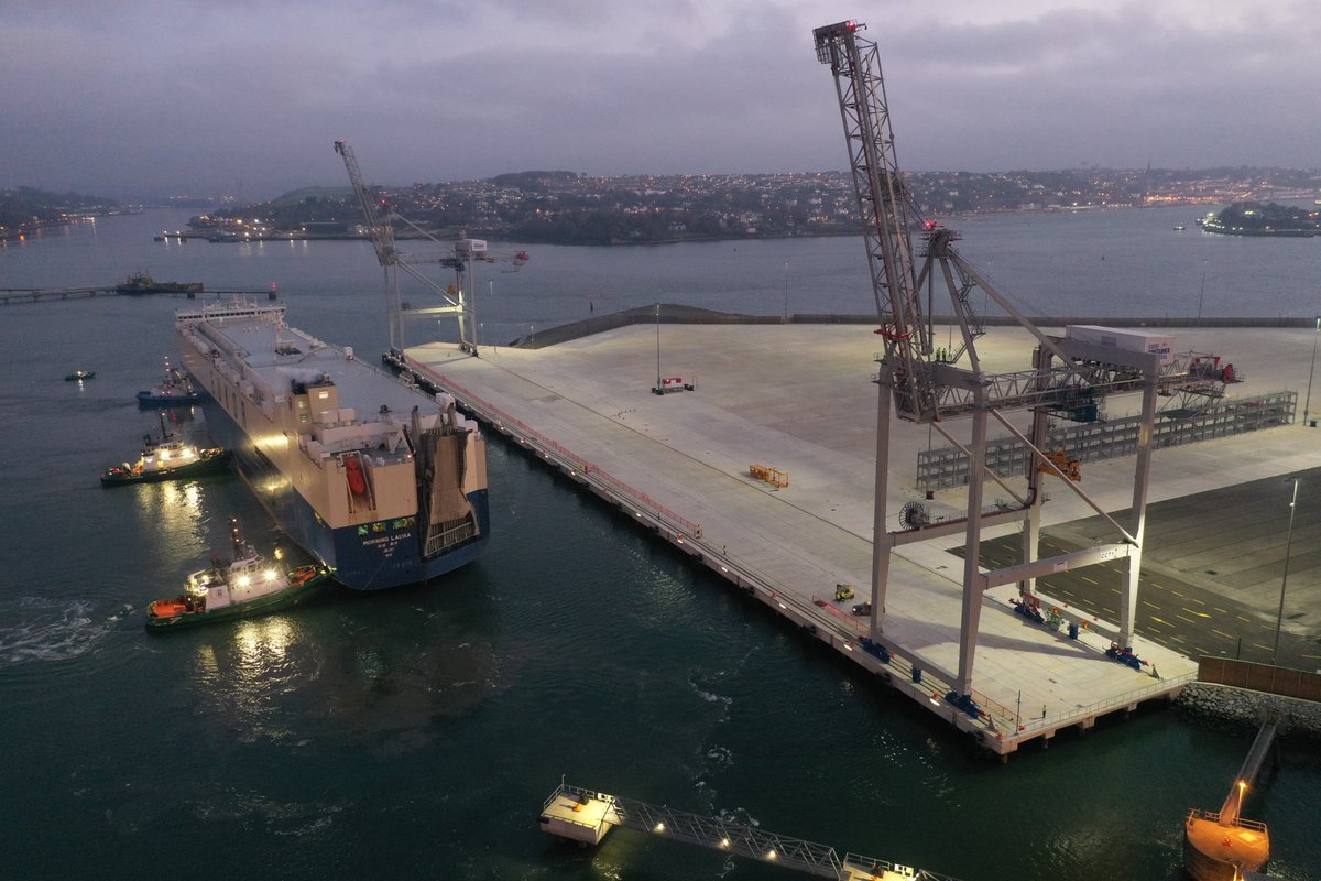 PortofCork's tweet photo. Port of Cork today welcomed the biggest ever car carrier to our port -further evidence of POC's enhanced positioning as a key gateway for international trade. @EUKOR_Official enormous Morning Laura ship docked for 8hrs to deliver 680+ cars for distribution in Irl #SupplyChain https://t.co/MGDzPIpdDs