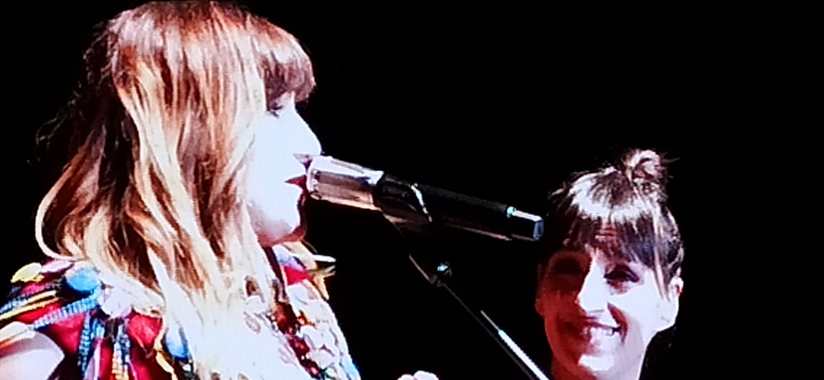 Gràcies Rozalen per ahir a Saragossa, Espectacular,genuïna i amb la sensibilitat que et caracteritza... <a href="/RozalenMusic/">Rozalén</a>