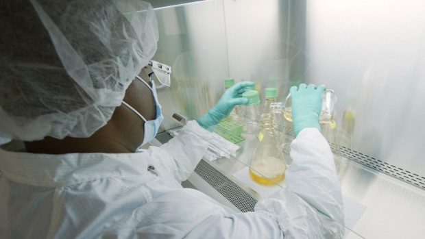 CTVNews's tweet photo. Lab study suggests those who survive breakthrough COVID-19 infection may have 'super immunity' https://t.co/PFKoQ1TudL https://t.co/7nri4vt6Uj