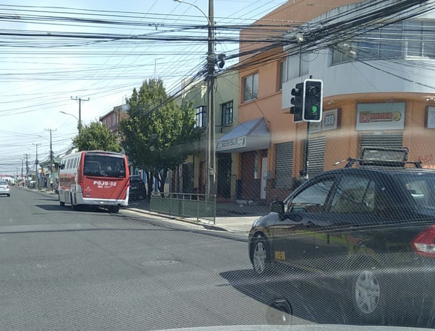 MTTMagallanes's tweet photo. Continúa con frecuencia normal los microbuses de #RedPuntaArenas operando como día hábil para acercar a l@s electores a sus locales de votación en estas #EleccionesChile2021 https://t.co/muf4oWjmKl