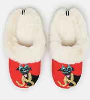 ShopBellissima's tweet photo. Wishing for one more blissful day in the weekend. These slippers are so incredibly soft, the holiday dog is just the cutest though, I cant decide which slippers are my favourite, share yours!

Slippers / Joules / 214805 https://t.co/B2dkZW3Wt4