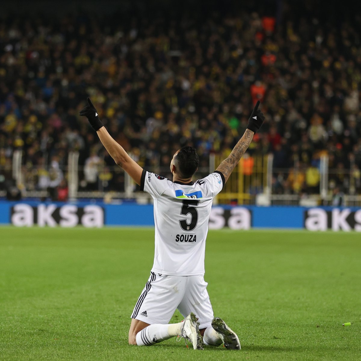 𝑱𝒐𝒔𝒆𝒇 𝒅𝒆 𝑺𝒐𝒖𝒛𝒂 💪

#FBvBJK | #BoğazınKartalı