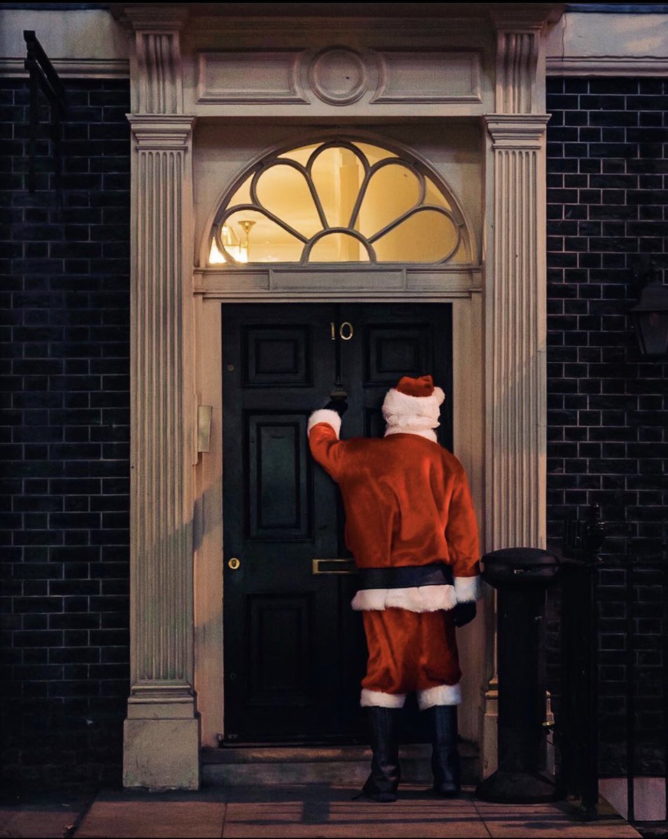 ClausLondon's tweet photo. @ClausLondon heard there was a “gathering” and a Christmas quiz @bbclaurak @itvpeston @SkyNews @guardiannews @GdnPolitics @MirrorPolitics @DailyMirror @davidschneider @ByDonkeys @campbellclaret https://t.co/7h3OV6cywu